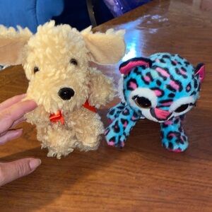 2 stuffed animals 🧸 very lightly used